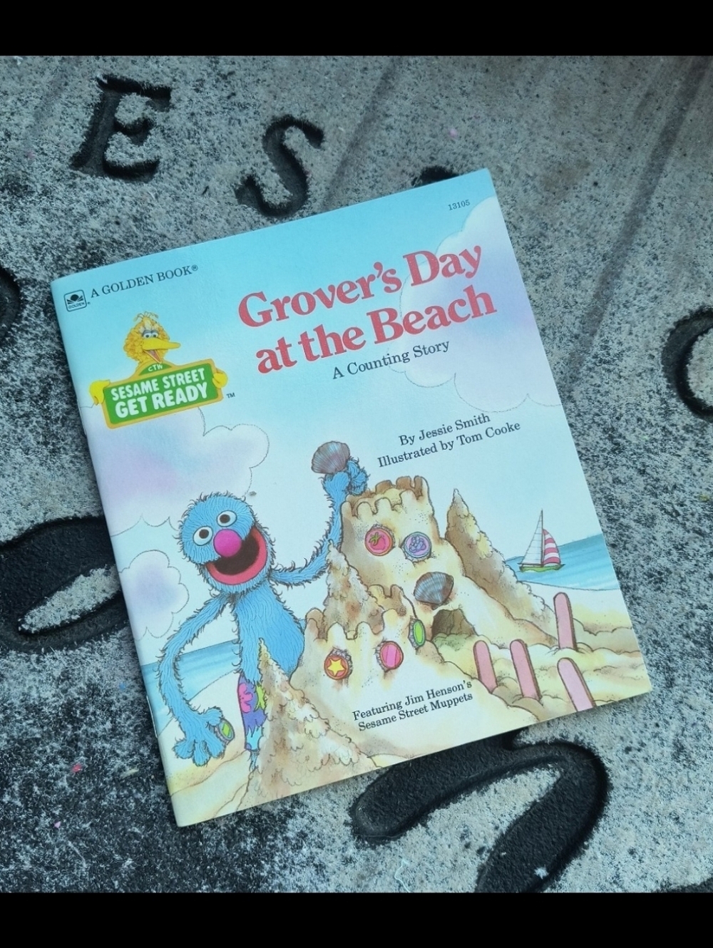 Grover's Day at the Beach : A Counting Story Paperback Jessie Smith